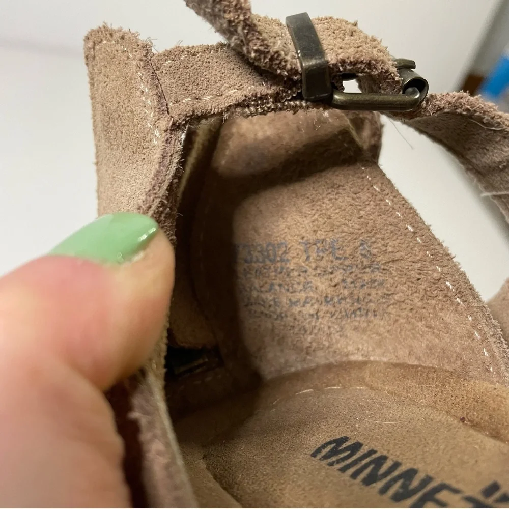 Minnetonka Boho Bohemian Casual Cork Wedge Sandal Shoes Size 8 Tassel Decoration